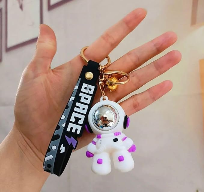 ASTRONAUT KEYCHAIN