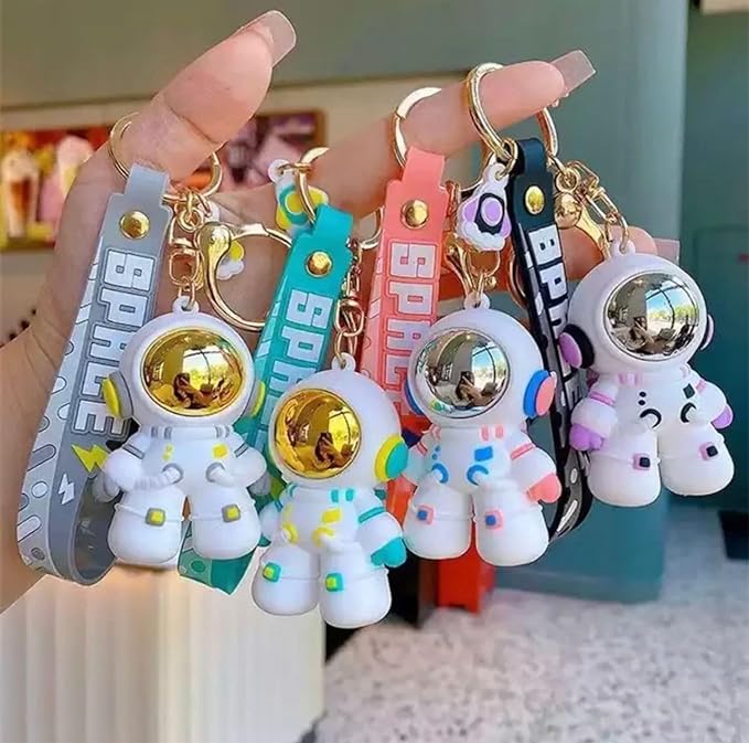 ASTRONAUT KEYCHAIN