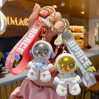 ASTRONAUT KEYCHAIN